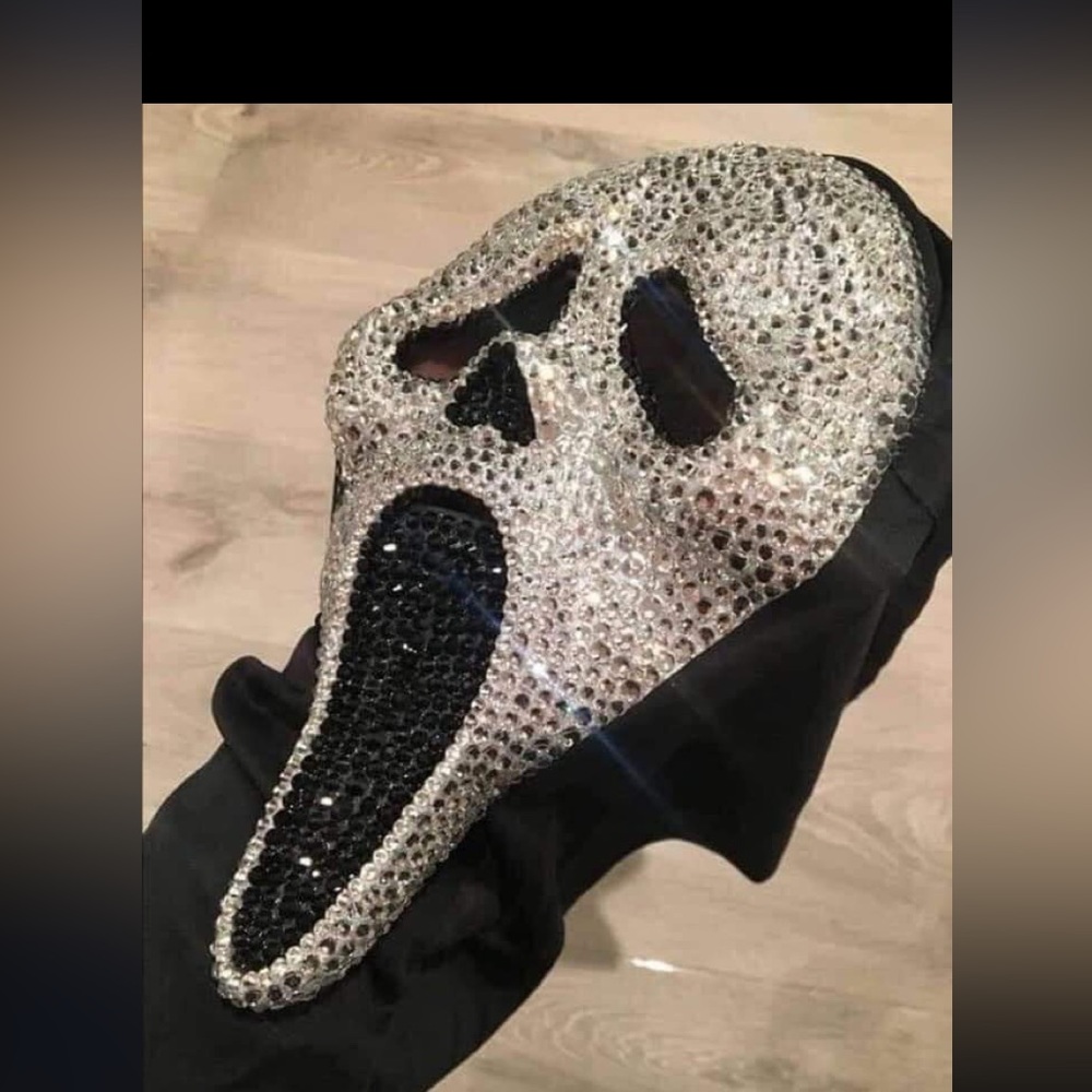 Scream rhinestone mask